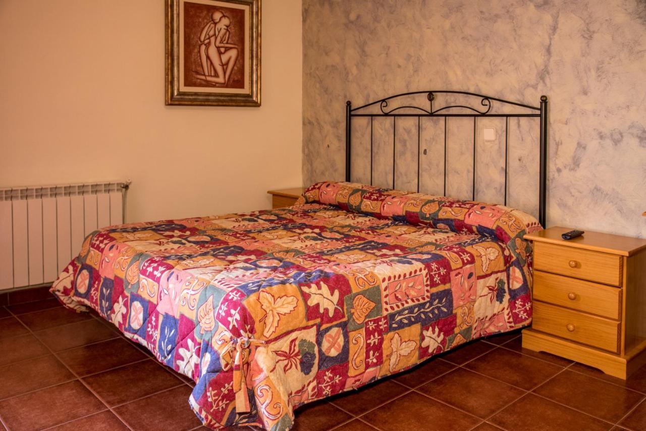 Hospedaje Rural Casa Parri Poveda de la Sierra Eksteriør billede
